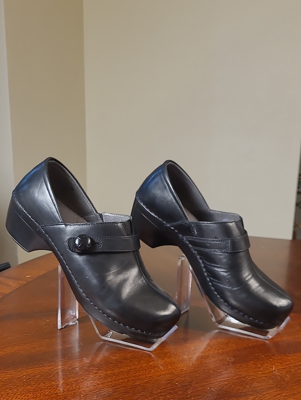 Black Dansko Solstice Women's Leather Slip-On Clogs with Decorative Strap 9.5-10